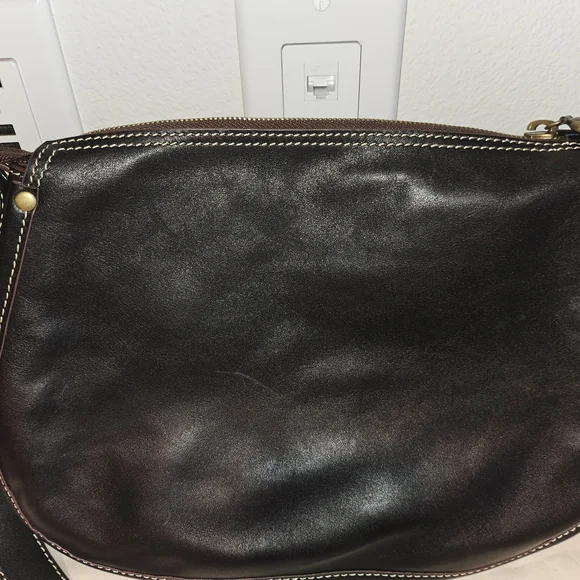 Hobo Black Leather Crossbody Bag - Picture 5 of 10